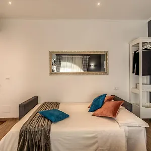 Colosseum Royal Apartment Rome